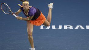 Kvitova y Wozniacki debutan con triunfos en Dubai