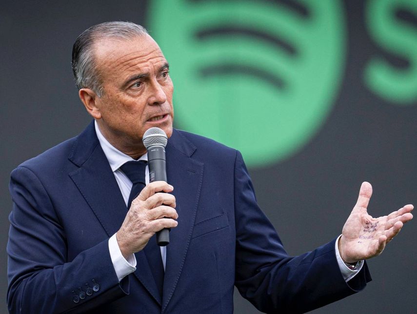 Presidente del FC Barcelona Rafa Yuste explota contra el VAR