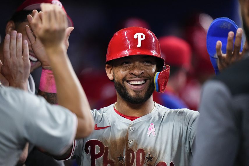 MLB: Edmundo Sosa conecta su quinto cuadrangular de la temporada