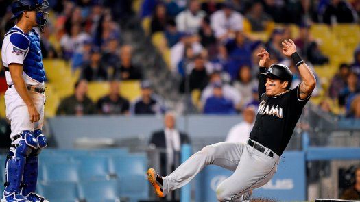 Marlins superan a Dodgers con remolcador de Maybin en 9no