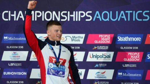 El británico Adam Peaty bate récord del mundo de los 100 m braza