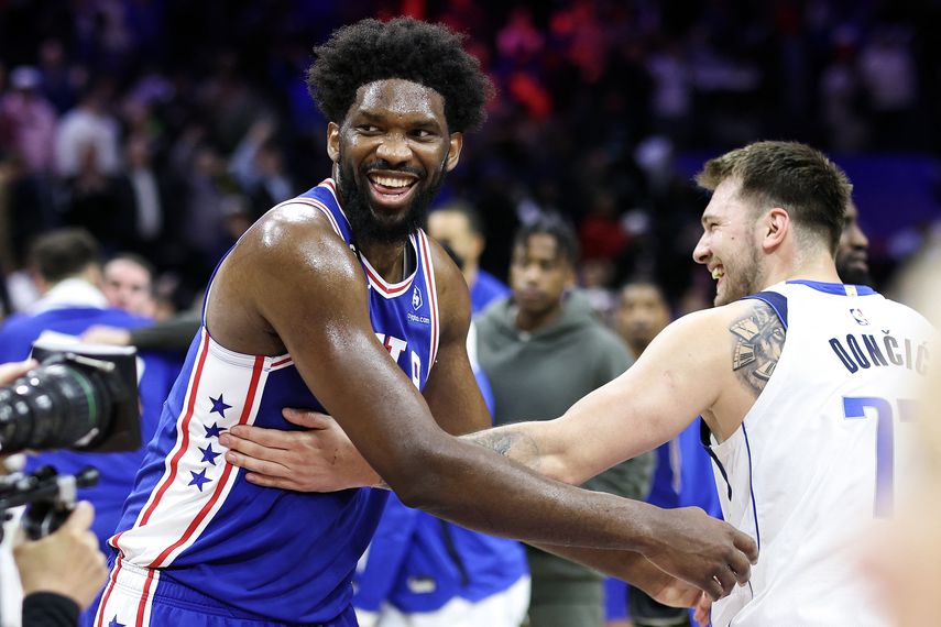 NBA: Joel Embiid lideró el triunfo de Sixers ante Dallas