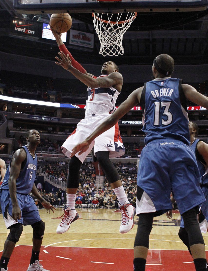 Fuente AP: Brewer llega a Rockets de Timberwolves