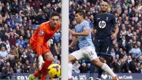 Agüero anota dos en la goleada del City