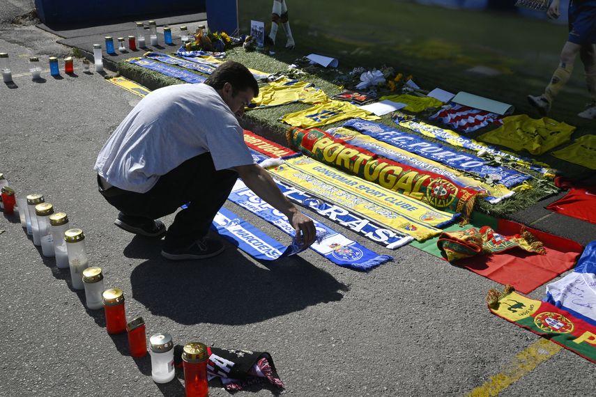 Diogo Jota: Decenas de personas rinden homenaje en Portugal