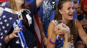 Auge futbolero de jóvenes y fanáticos ilustrados