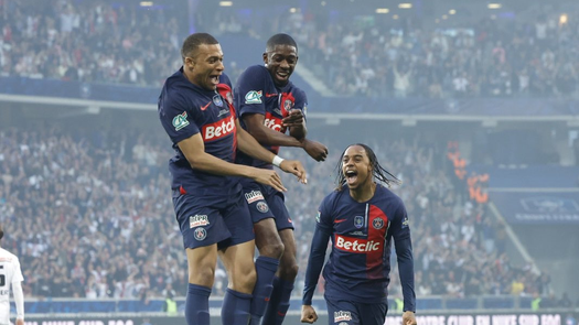 El PSG levanta la Copa de Francia en la despedida de Mbappé