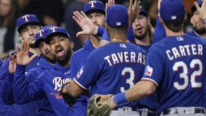 MLB: Rangers inician con pie derecho ante Astros