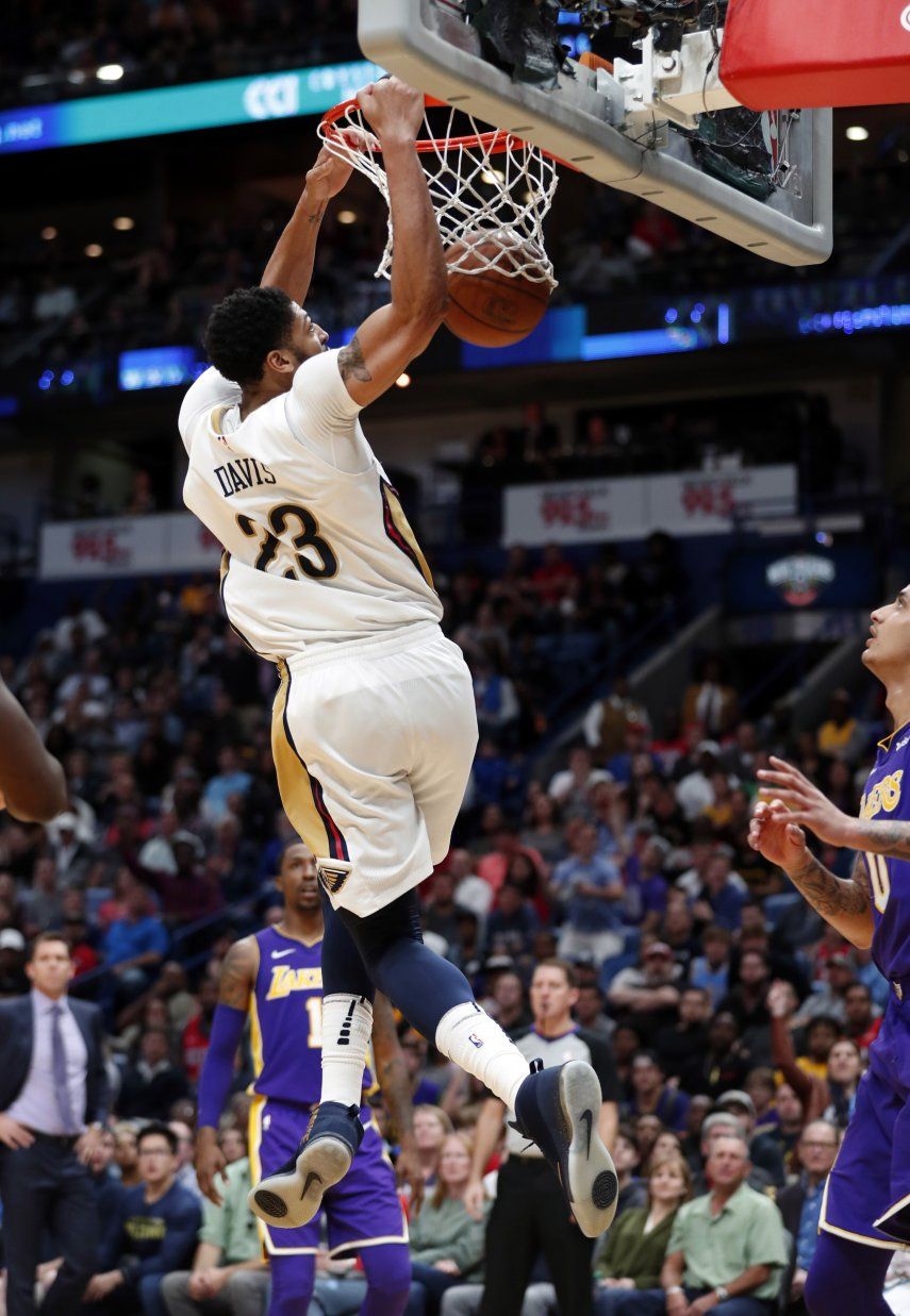 Davis saca a flote a Pelicans en victoria ante Lakers