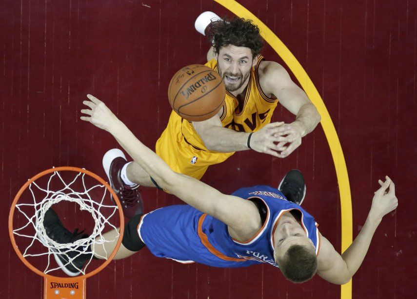 LeBron anota 24 y los Cavs vencen 91-84 a los Knicks