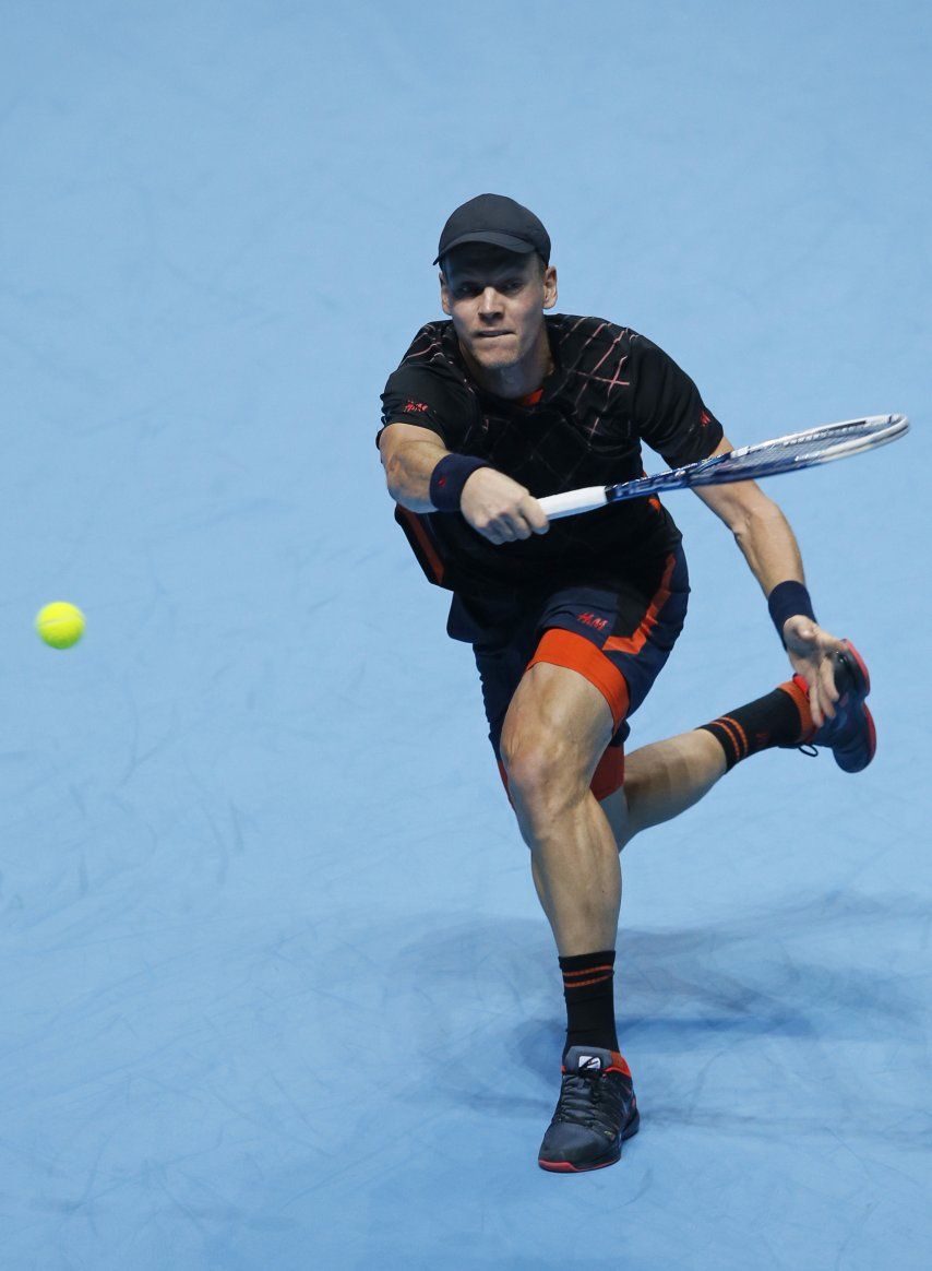 Berdych se recupera de mal inicio en Copa Masters