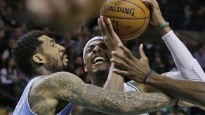 Celtics superan a Nuggets en 3 tiempos extra