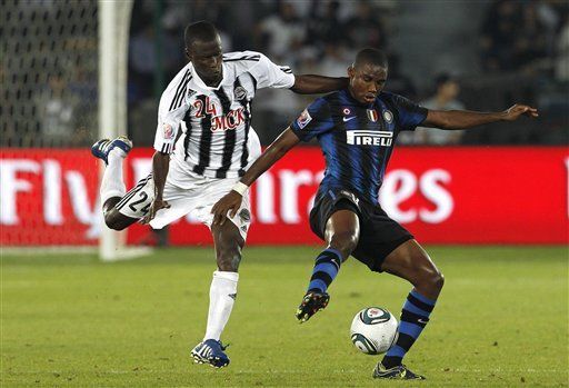 Camerunés Samuel Etoo gana premio al jugador africano del año