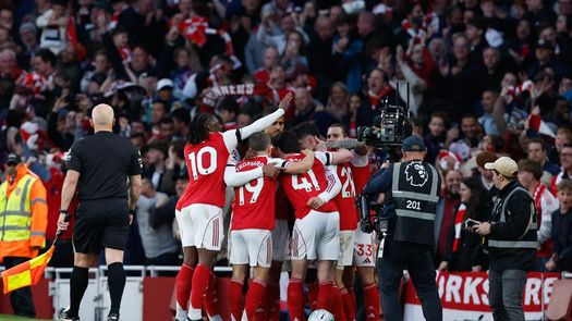 El Arsenal está a un paso de levantar la Premier League El Arsenal está a un paso de levantar la Premier League