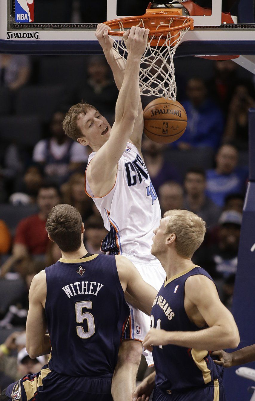 Jefferson da a Bobcats triunfo sobre Pelicans