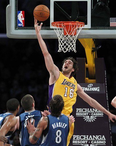 NBA: Lakers 99, Timberwolves 94; Lakers logran marca 8-0