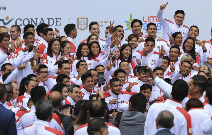 Panamericanos: Abandera presidente de México a delegación