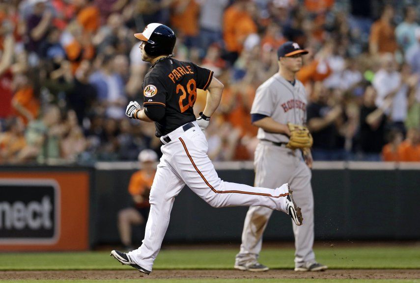 Jonrones de Pearce y Machado en triunfo de Orioles