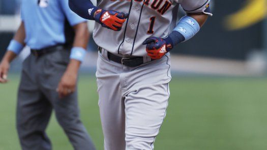 Astros gana 7-4 a Reales; logran 11ma victoria consecutiva