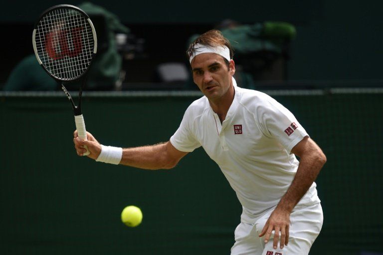 Federer supera a Mannarino y accede a cuartos en Wimbledon