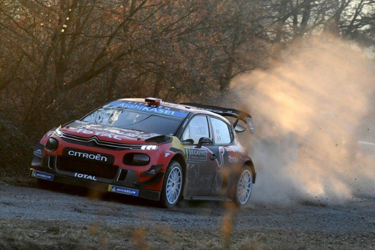 Ogier sigue sin despegarse de Neuville en el Rally de Montecarlo