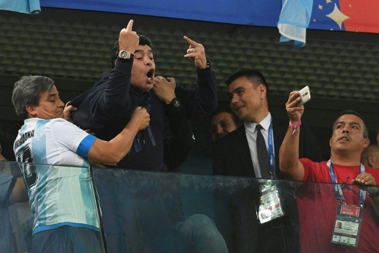 FOTOS INSÓLITAS-2018: Maradona se sumó al show de Argentina en el Mundial