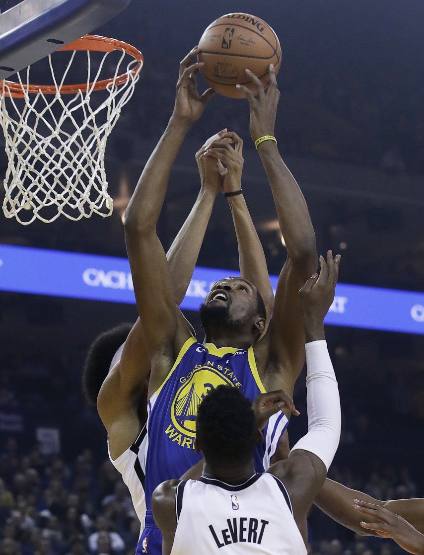 Doble-doble de Durant lleva a Warriors en triunfo ante Nets