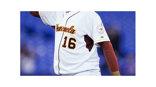 Clásico: Venezuela avanza con buen pitcheo y feroz ofensiva