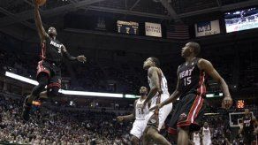 Heat alcanza quinta victoria consecutiva encabezado por Wade