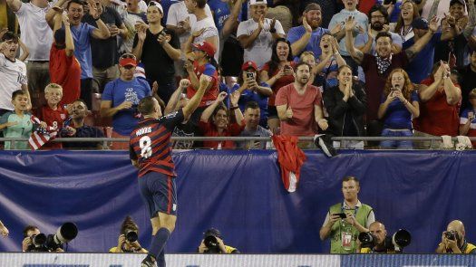 Panamá y EEUU sufren pero encabezan grupo en Copa de Oro