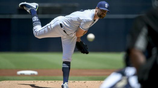 Jonrones de Hosmer y Villanueva y soberbio pitcheo de Lyles dan triunfo a los Padres