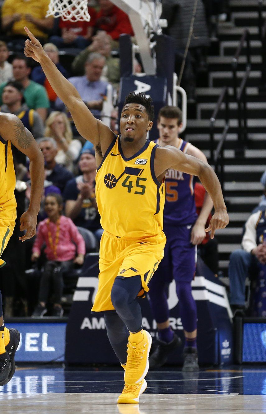 Jazz vence a Suns y llega a 8 triunfos en fila