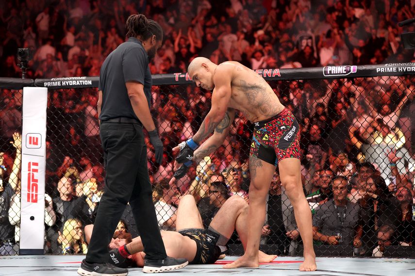 El Poatan Alex Pereira tomó venganza de Magomed Ankalaev el fin de semana