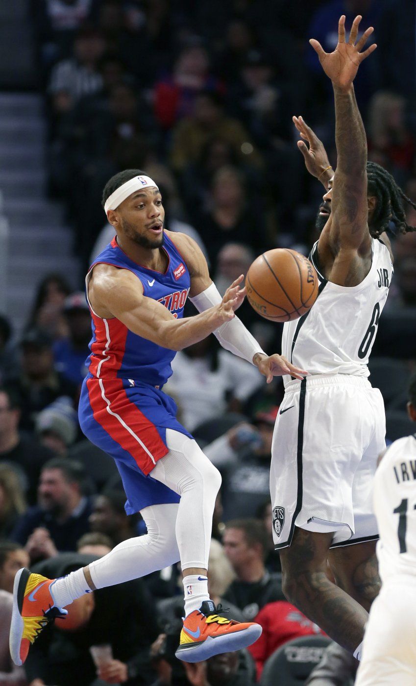 Drummond y Brown conducen a Pistons a victoria ante Nets
