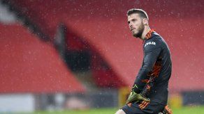 Manchester United cede liderato al caer ante colista de la Premier