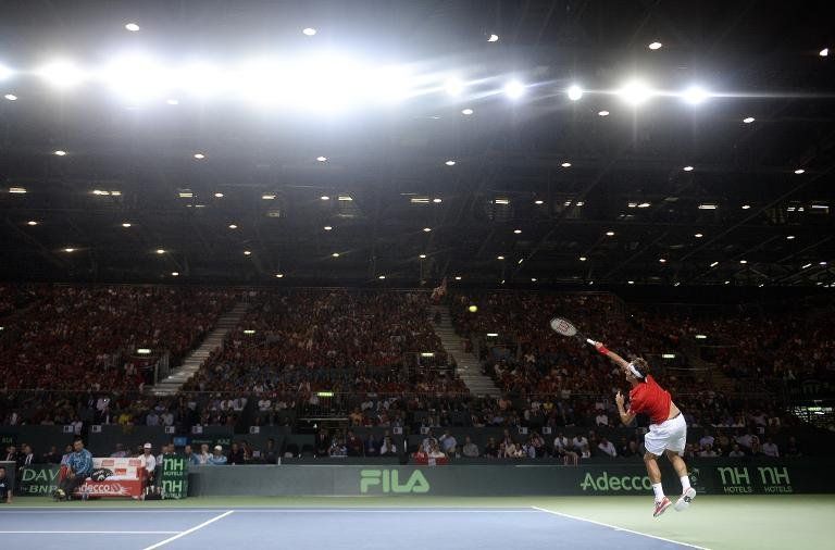 Federer logra empate 1-1 ante Kazajistán tras derrota de Wawrinka