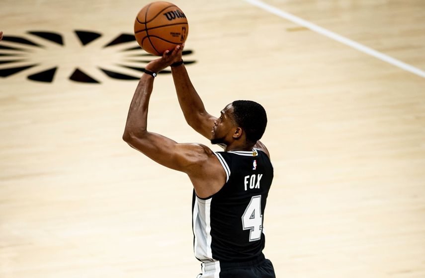 NBA: DeAaron Fox volvió a las duelas con los Spurs con 24 puntos