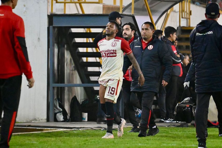 Alberto Quintero sufre lesión con Universitario en Perú