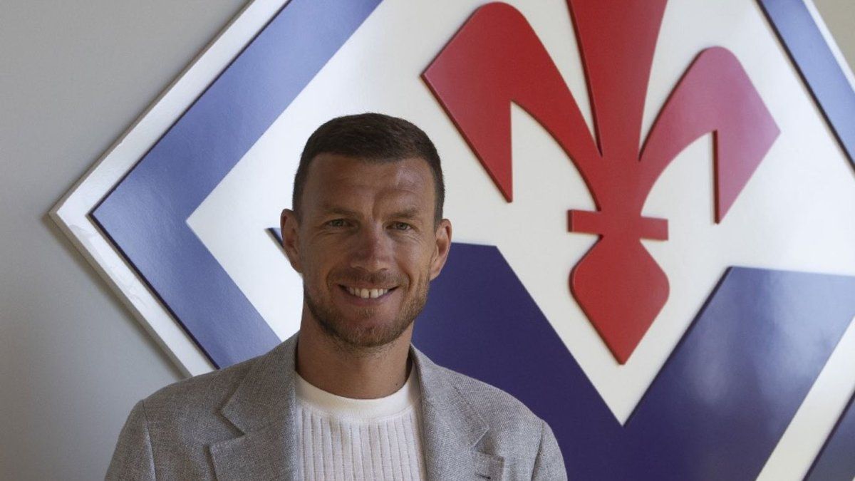 Edin Dzeko regresa a la Seria A con la Fiorentina