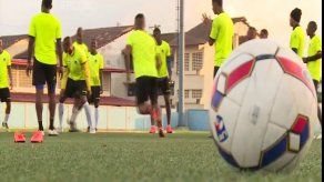 El Árabe Unido solo piensa en la remontada en el Estadio Armando Dely Valdés