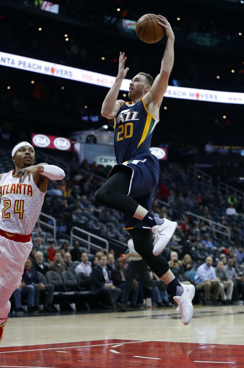 Hayward suma 30 y Jazz aplasta a Hawks