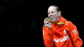 La húngara Emese Szasz gana el oro en espada individual de Rio-2016