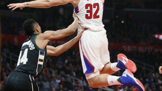 Astro de los Clippers Griffin se lesiona mano en altercado