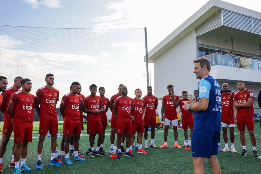 La selección de Panamá inicia entrenamientos para enfrentar a Bolivia