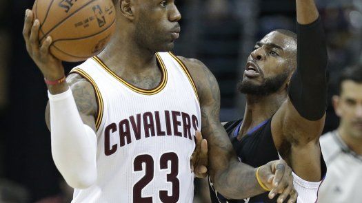 LeBron suma 22 puntos y Cavs derrotan a Clippers