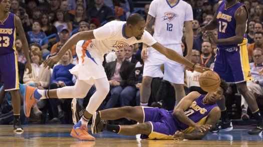 Durant guía a Thunder a paliza sobre Lakers