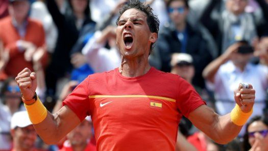 Nadal se impone a Zverev y fuerza el quinto punto en la Copa Davis
