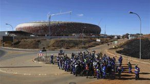 Mundial: Obreros sudafricanos rechazan oferta salarial