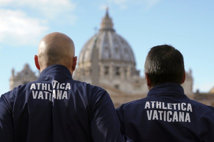 Vaticano presenta a su equipo oficial de atletismo