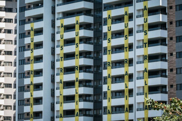 Australia otra vez castigada en Villa Olímpica, ahora por un incendio